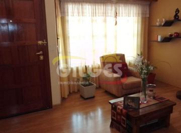 Casa · 216m² · 4 Ambientes · 1 Cochera · Venta Excelente Propiedad 4 Amb. S/l 10x28 m² en R. Mejía con Fdo. Libre C/quincho