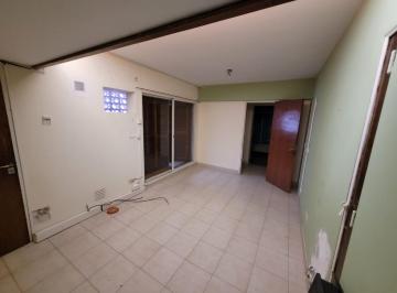 Oficina comercial de 3 ambientes, Rosario · Dueño Alquila Casa en Planta Alta en Zona Tribunales - Apto Uso Profesional