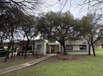 Casa · 220m² · 5 Ambientes · 2 Cocheras · Venta Casa 3 Dorm. Causana