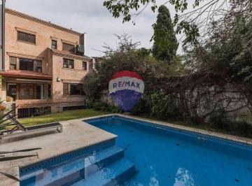 Casa · 315m² · 8 Ambientes · 3 Cocheras · Casa Venta Martínez 315 m² Impecable 8 Ambientes