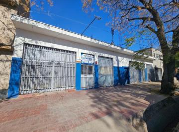 Local comercial de 4 ambientes, Las Heras · Local Comercial en Alquiler Santiago del Estero 1150