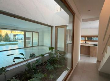 Casa · 2557m² · 5 Ambientes · Casa en Venta en Carpinchos, Nordelta, Tigre