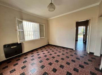 Casa · 70m² · 3 Ambientes · 1 Cochera · Casa en Alquiler Lujan Tres Ambientes Alberdi 2242