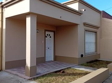 Casa · 70m² · 3 Ambientes · 1 Cochera · Casa en Alquiler Lujan Tres Ambientes Alberdi 2242