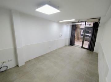 Local comercial · 27m² · 2 Ambientes · Local Comercial en Alquiler con Vidriera Al Frente en Pb - Rodriguez 1266