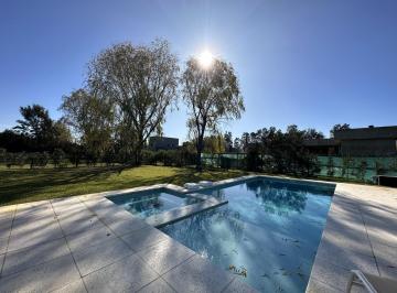 Casa · 180m² · 5 Ambientes · 2 Cocheras · Casa en Alquiler 5 Amb, La Candida Club de Campo Temporal Agosto - Noviembre
