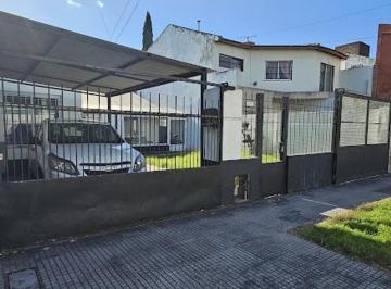 Casa · 80m² · 3 Ambientes · 2 Cocheras · Casa Para Actualizar Castelar Norte