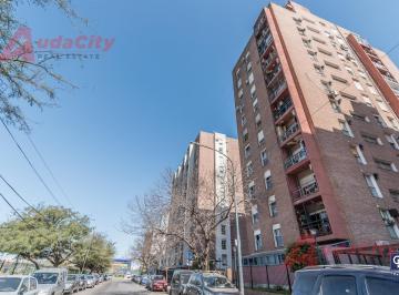 Departamento · 56m² · 3 Ambientes · 1 Cochera · Departamento de 3 Ambientes con Balcón en Venta en La Boca