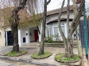 Casa · 197m² · 4 Ambientes · Casa - La Lucila - Vias/libert.
