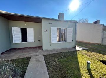 Casa · 65m² · 3 Ambientes · 1 Cochera · Casa - Lujan