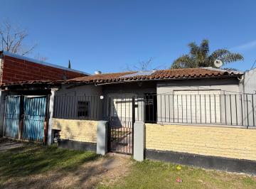 Casa de 4 ambientes, Lomas de Zamora · Casa de 200 m² con 2 Dorm. en Venta en Lomas de Zamora