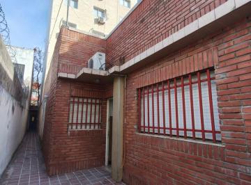 Departamento · 81m² · 3 Ambientes · Departamento de Pasillo de 2 Dorm. en Zona Sur.