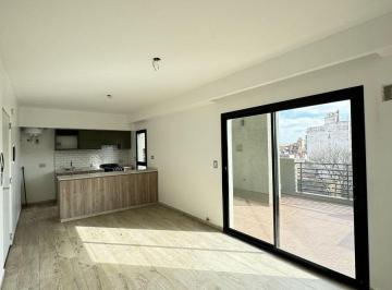 Departamento de 2 ambientes, Monte Castro · Alquiler Excelente Departamento 2amb, Vestidor Gran Balcon Aterrazado con Parrilla