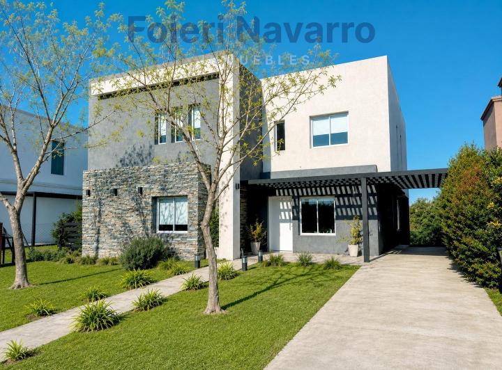 Casa · 203m² · 6 Ambientes · 3 Cocheras