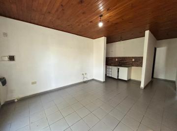 Casa · 70m² · 3 Ambientes · 2 Cocheras · Casa en Alquiler Lujan Tres Ambientes San Roque Al 2318