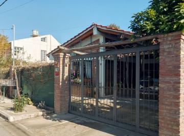 Casa · 119m² · 4 Ambientes · 1 Cochera · Venta Casa Barrio Paraiso - Gran Terreno 500 m²
