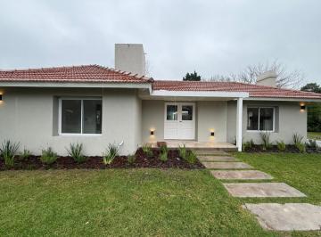 Casa · 1500m² · 7 Ambientes · 2 Cocheras · Casa Remodelada en San Diego