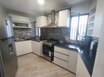 PH · 129m² · 3 Ambientes · 1 Cochera · Casa en Venta 2 Dorm. Marques de Sobremonte.