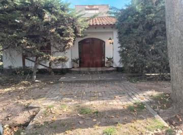 Casa · 241m² · 6 Ambientes · Venta de Casa Barrio Privado La Capilla - Vistalba