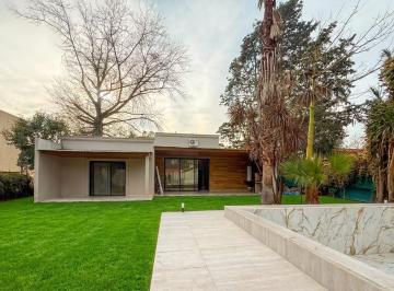 Casa · 140m² · 4 Ambientes · 1 Cochera · Casa a La Venta, 4 Ambientes, Jardín y Pileta, Maschwitz