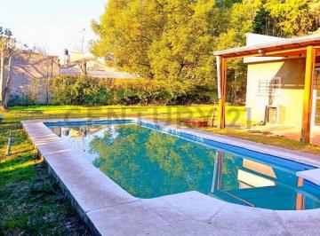 Quinta vacacional · 100m² · 3 Ambientes · 1 Cochera · Venta Casa Moderna en Pque Sakura (Sin Expensas) Gran Lote y Pileta