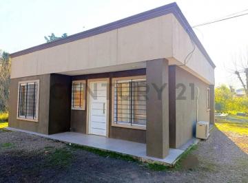 Quinta vacacional · 100m² · 3 Ambientes · 1 Cochera · Venta Casa Moderna en Pque Sakura (Sin Expensas) Gran Lote y Pileta