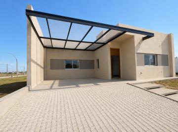Casa · 180m² · 4 Ambientes · 2 Cocheras · Casa a Estrenar en Cuestas Manantiales