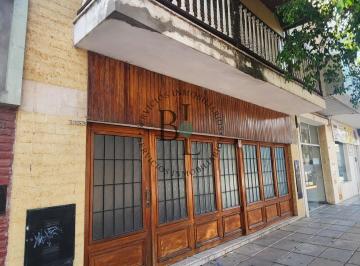 Casa · 197m² · 4 Dormitorios · 2 Cocheras · Casa de 2 Plantas con Muy Buen Terreno en Barrio Constituyentes