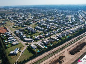 Terreno · 501m² · Terreno en Venta en Funes Lake Barrio Privado