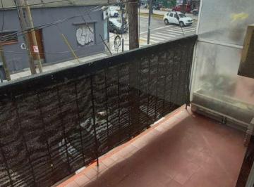 Departamento de 2 ambientes, Vicente López · Precioso Dpto de 2 Amb + Division Movil con Balcon y Cocina Separada. Apto Prof o Vivienda
