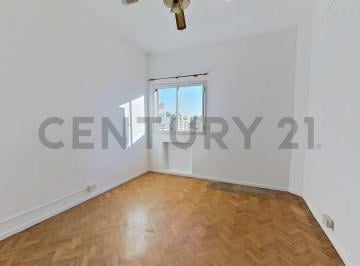 Departamento · 40m² · 2 Ambientes · 2 Ambientes en Piso Alto Sobre Av San Juan Al 1900 en San Cristobal
