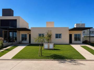 Casa · 73m² · 3 Ambientes · 1 Cochera · Venta Duplex 2 Dorm. Rincones de Manantiales