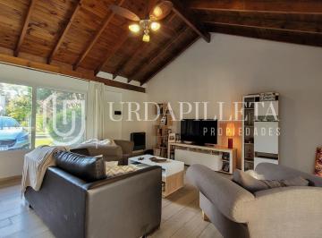Casa · 166m² · 4 Ambientes · 2 Cocheras · Casa en Venta en Mapuche C. C