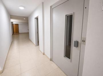 Oficina comercial · 1900m² · 20 Cocheras · Excelente Edificio en Almagro. a m del Subte B Profusion de Medios de Transporte.
