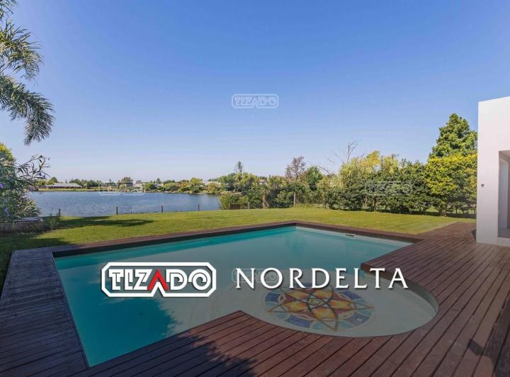 Casa · 315m² · 5 Ambientes · 1 Cochera
