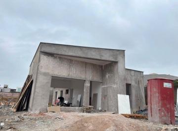 Casa de 4 ambientes, El Challao · Venta Hermosa Casa Barrio Privado La Bastilla a Estrenar 100% Planta Baja! Finas Terminaciones