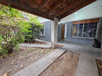 Casa · 110m² · 4 Ambientes · 1 Cochera · Alquiler Casa 4 Ambientes V Sarmiento Cochera
