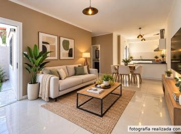Casa · 65m² · 3 Ambientes · Venta Casa 3 Ambientes en Bernal Gran Oportunida Apto Crédito - Acepta Permuta