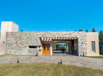 Casa de 1 ambiente, La Plata · Prados de La Vega - 4 Dorm C/pileta