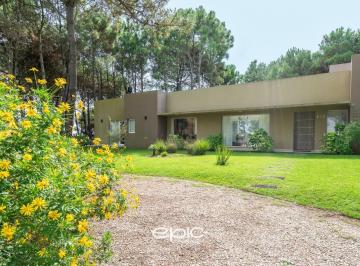 Casa · 200m² · 4 Ambientes · Casa en Venta en La Herradura Pinamar