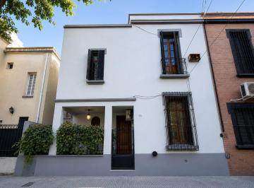 Casa · 143m² · 4 Ambientes · Venta Casa 4 Ambientes con Patio y Terraza - Floresta
