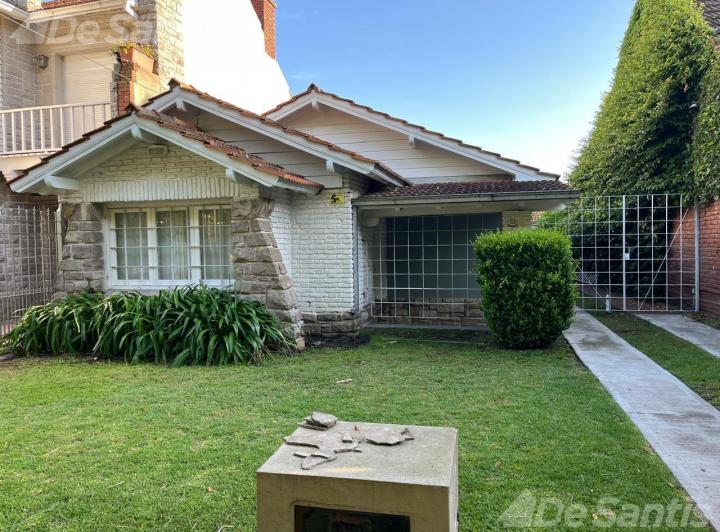 Casa · 350m² · 4 Ambientes · 1 Cochera