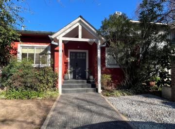Casa · 110m² · 4 Ambientes · 2 Cocheras · Casa en Alquiler en Barrio El Jacaranda Tigre