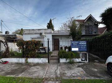 Casa · 100m² · 3 Ambientes · 2 Cocheras · Casa con Lote de 300 m² Oportunidad!