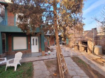 Casa · 381m² · 8 Ambientes · 3 Cocheras · En Venta, | Casa de 6 Dorm. y Patio | Añelo