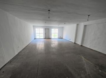 Local comercial · 155m² · 5 Ambientes · Local Comercial 150 m² con Oficina y Patio! B° General Paz