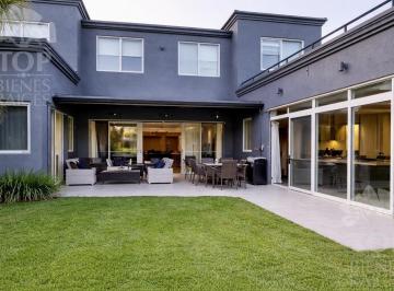 Casa · 806m² · 8 Ambientes · 4 Cocheras · Casa en Venta Barrio Cerrado Galápagos