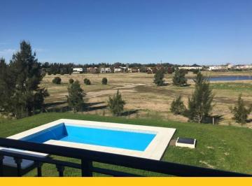 Casa · 916m² · 6 Ambientes · 2 Cocheras · Casa a La Venta en Barrio San Isidro Labrador Al Golf