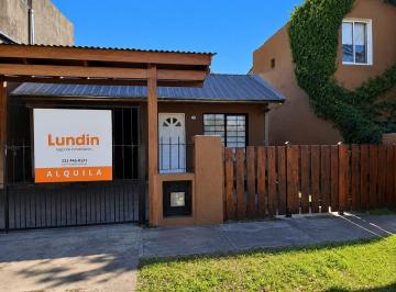 Casa · 60m² · 4 Ambientes · 1 Cochera · Casa de Dos Dorm. en Alquiler