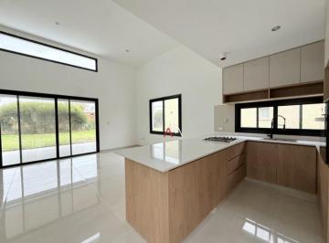 AMN-AMN-4047_2 · Casa en Venta en Santa Elena - Pilar del Este